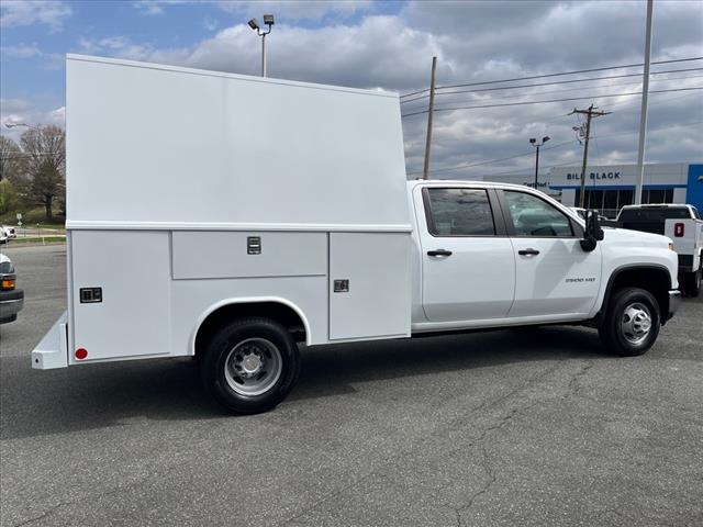 2024 Chevrolet Silverado 3500HD CC 4WD CREW CAB 177  WB, 60 - Photo 2