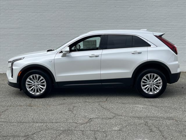 2024 Cadillac XT4 Luxury - Photo 2
