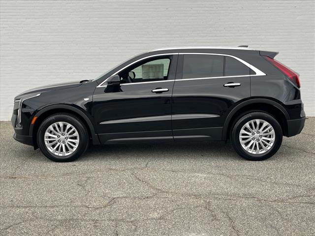 2024 Cadillac XT4 Luxury - Photo 2