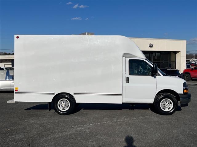 2024 Chevrolet Express 3500 VAN 139 - Photo 2
