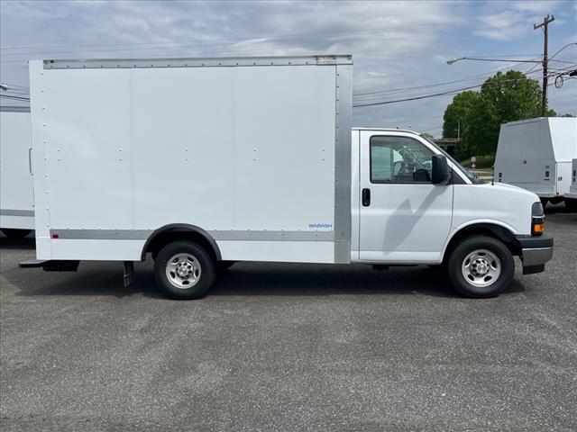 2025 Chevrolet Express 3500 VAN 139 - Photo 2