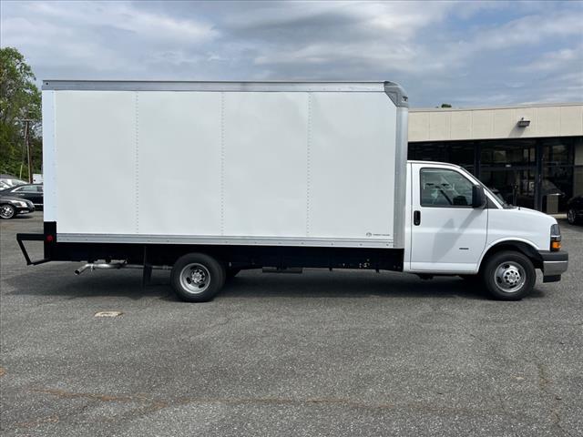 2025 Chevrolet Express 3500 VAN 177 - Photo 2
