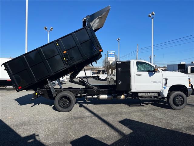 2024 Chevrolet SILVERADO MD 4WD REG CAB WORK TRUCK - Photo 2