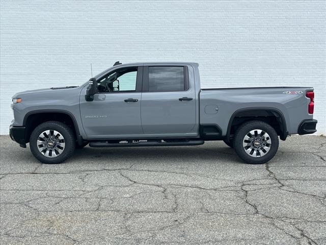 2025 Chevrolet Silverado 2500HD 4WD CREW CAB 159  CUSTOM - Photo 2