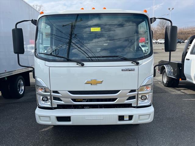 2025 Chevrolet 4500 HG LCF GAS 2WD CREW CAB 176 - Photo 2