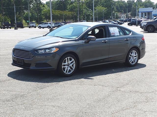 2016 Ford Fusion SE - Photo 3