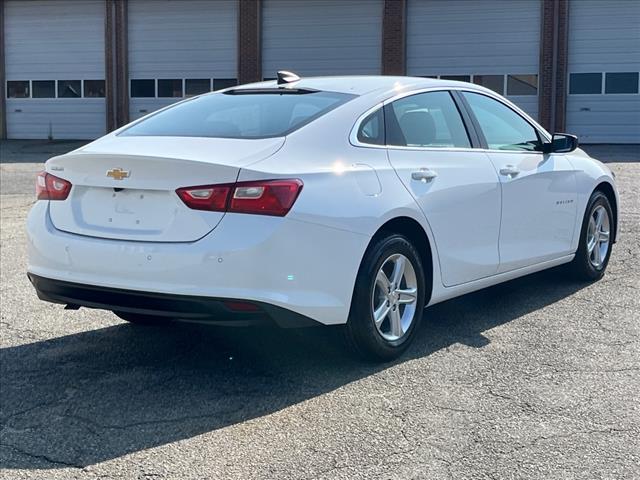 2025 Chevrolet Malibu LS - Photo 3