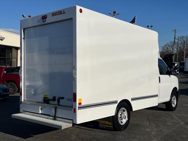 2024 Chevrolet Express 3500 VAN 139 - Photo 3