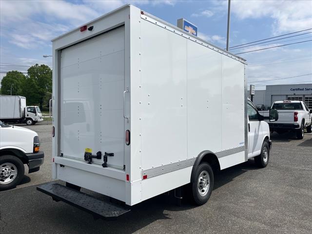 2025 Chevrolet Express 3500 VAN 139 - Photo 3