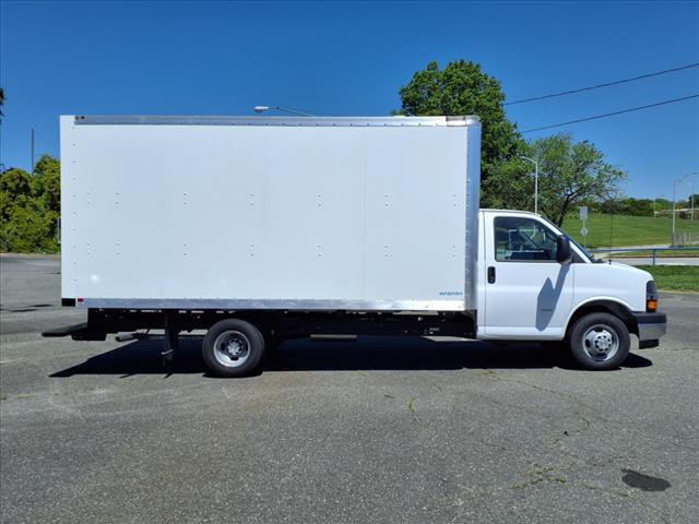 2025 Chevrolet Express 3500 VAN 177 - Photo 3