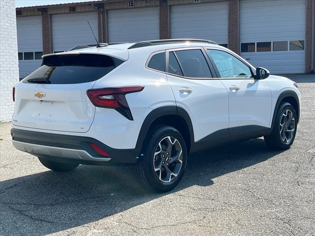 2024 Chevrolet Trax LT - Photo 3
