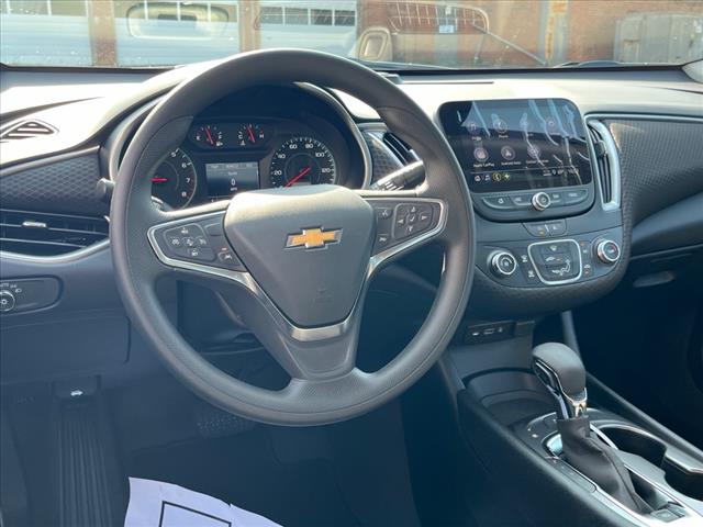 2025 Chevrolet Malibu LS - Photo 4