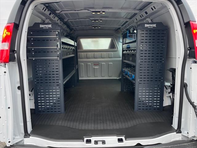 2024 Chevrolet Express 2500 - Photo 4