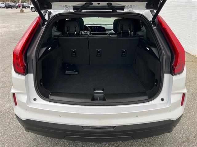 2024 Cadillac XT4 Luxury - Photo 4