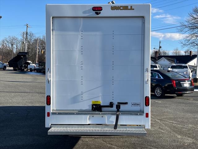 2024 Chevrolet Express 3500 VAN 139 - Photo 4