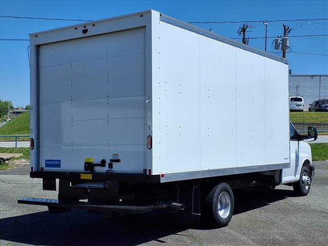 2025 Chevrolet Express 3500 VAN 177 - Photo 4
