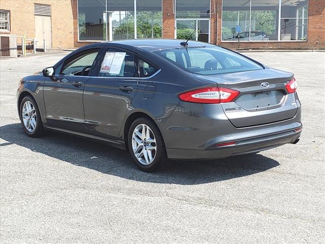 2016 Ford Fusion SE - Photo 5