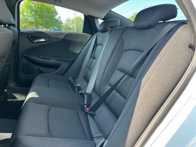 2025 Chevrolet Malibu LS - Photo 5