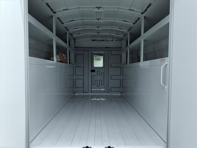2025 Chevrolet Express 3500 VAN 139 - Photo 5