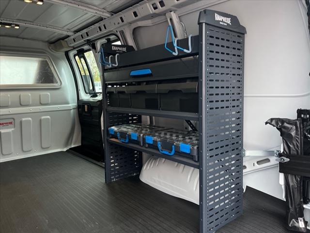 2024 Chevrolet Express 2500 - Photo 5