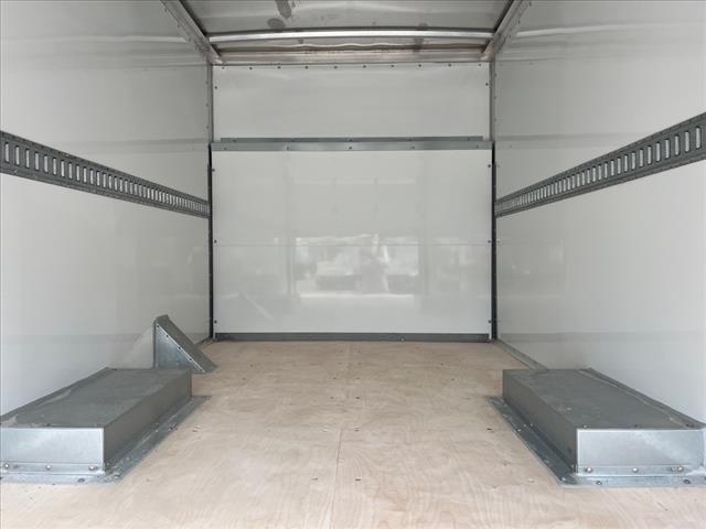 2024 Chevrolet Express 3500 VAN 139 - Photo 5