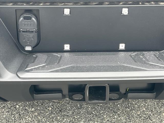 2025 Chevrolet Silverado EV E4WD CREW CAB EXTENDED RA - Photo 6
