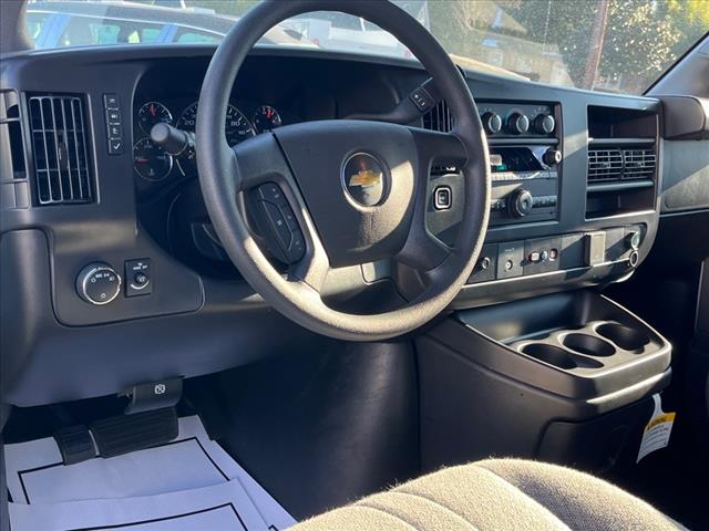2024 Chevrolet Express 3500 VAN 139 - Photo 6