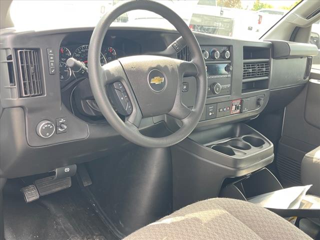 2025 Chevrolet Express 3500 VAN 139 - Photo 6