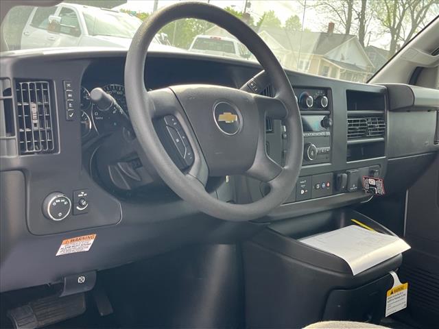 2025 Chevrolet Express 3500 VAN 177 - Photo 6