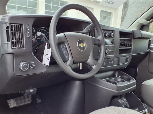 2025 Chevrolet Express 3500 VAN 177 - Photo 6