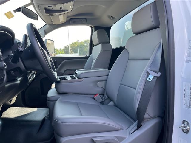 2024 Chevrolet SILVERADO MD 2WD REG CAB WORK TRUCK - Photo 6
