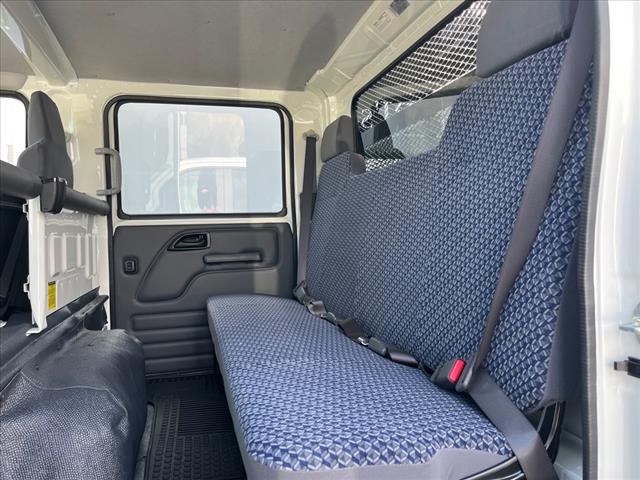 2025 Chevrolet 4500 HG LCF GAS 2WD CREW CAB 176 - Photo 6