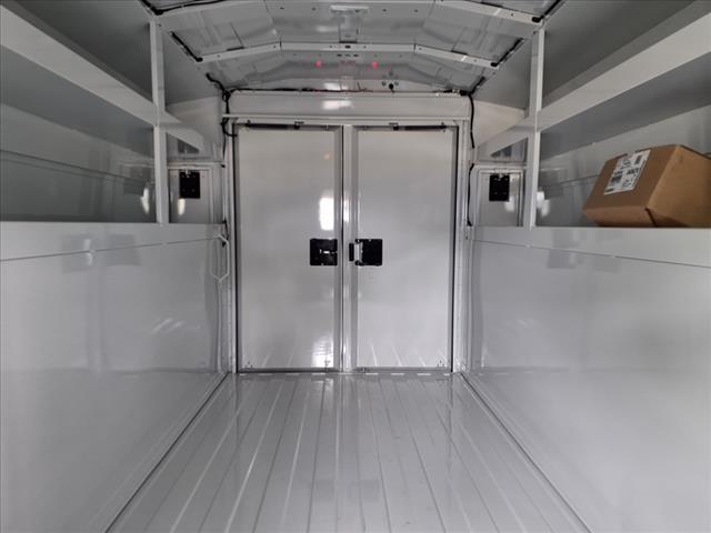 2025 Chevrolet Express 3500 VAN 139 - Photo 7