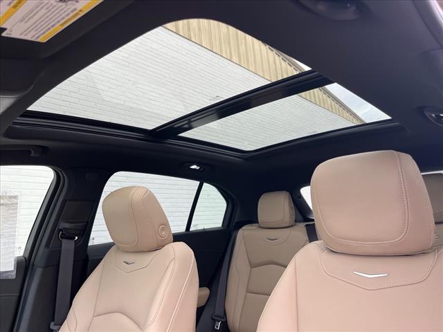 2024 Cadillac XT4 Luxury - Photo 7