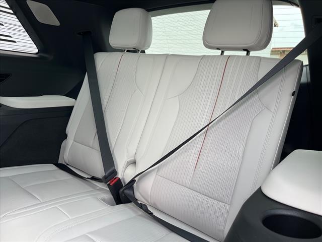 2026 Cadillac VISTIQ AWD 4DR SPORT - Photo 7