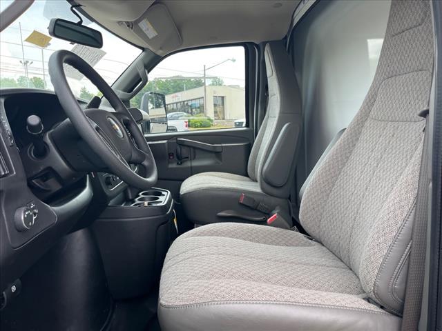 2024 Chevrolet Express 3500 VAN 139 - Photo 7