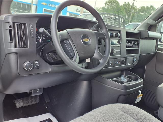 2024 Chevrolet Express 3500 VAN 139 - Photo 7