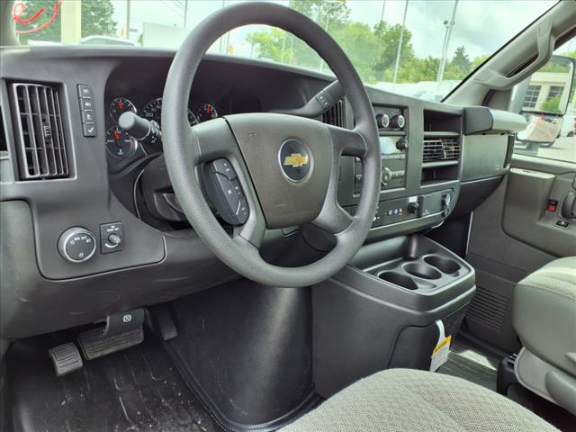 2025 Chevrolet Express 3500 VAN 139 - Photo 8