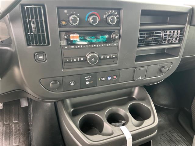 2025 Chevrolet Express RWD 2500 135 - Photo 8