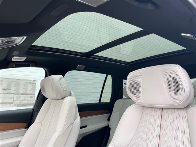 2026 Cadillac VISTIQ AWD 4DR LUXURY - Photo 8