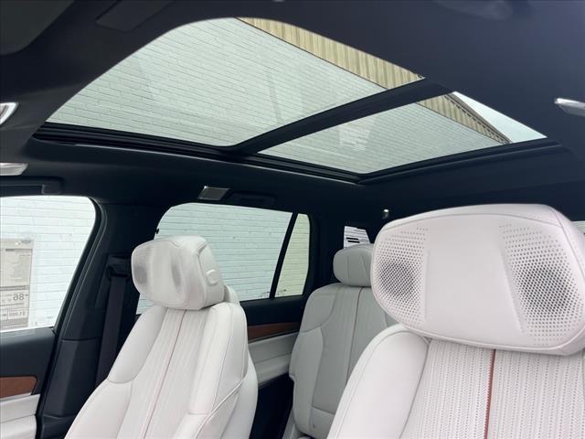 2026 Cadillac VISTIQ AWD 4DR SPORT - Photo 8