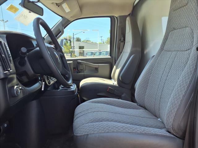 2025 Chevrolet Express 3500 VAN 177 - Photo 8