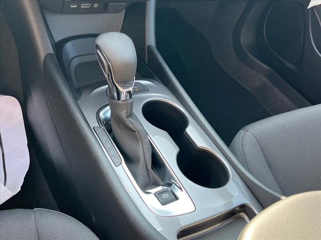 2025 Chevrolet Malibu LS - Photo 9