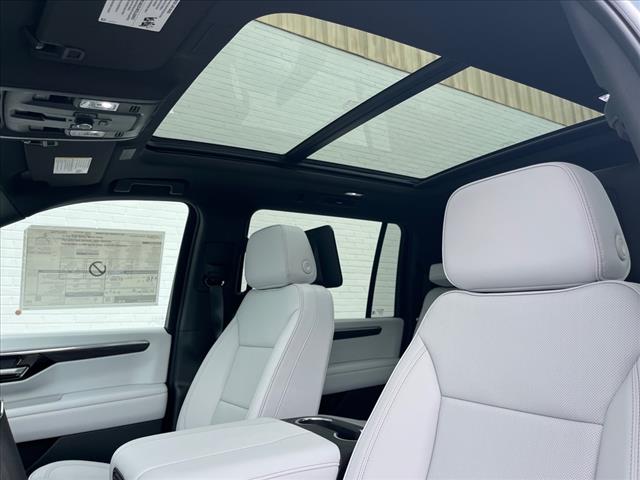 2025 Chevrolet Suburban 4WD 4DR PREMIER - Photo 9