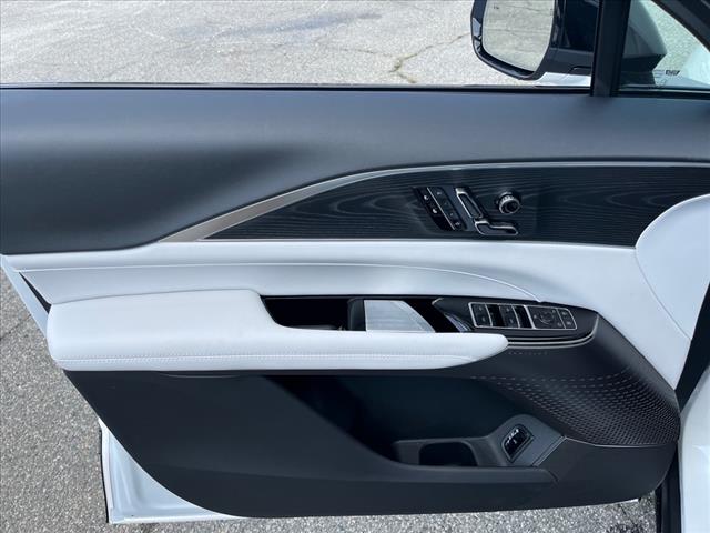 2025 Cadillac LYRIQ 4DR LUXURY W/1SC - Photo 9