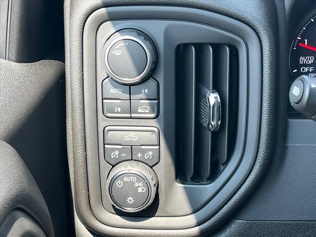 2025 Chevrolet Silverado 1500 4WD CREW CAB 147  CUSTOM