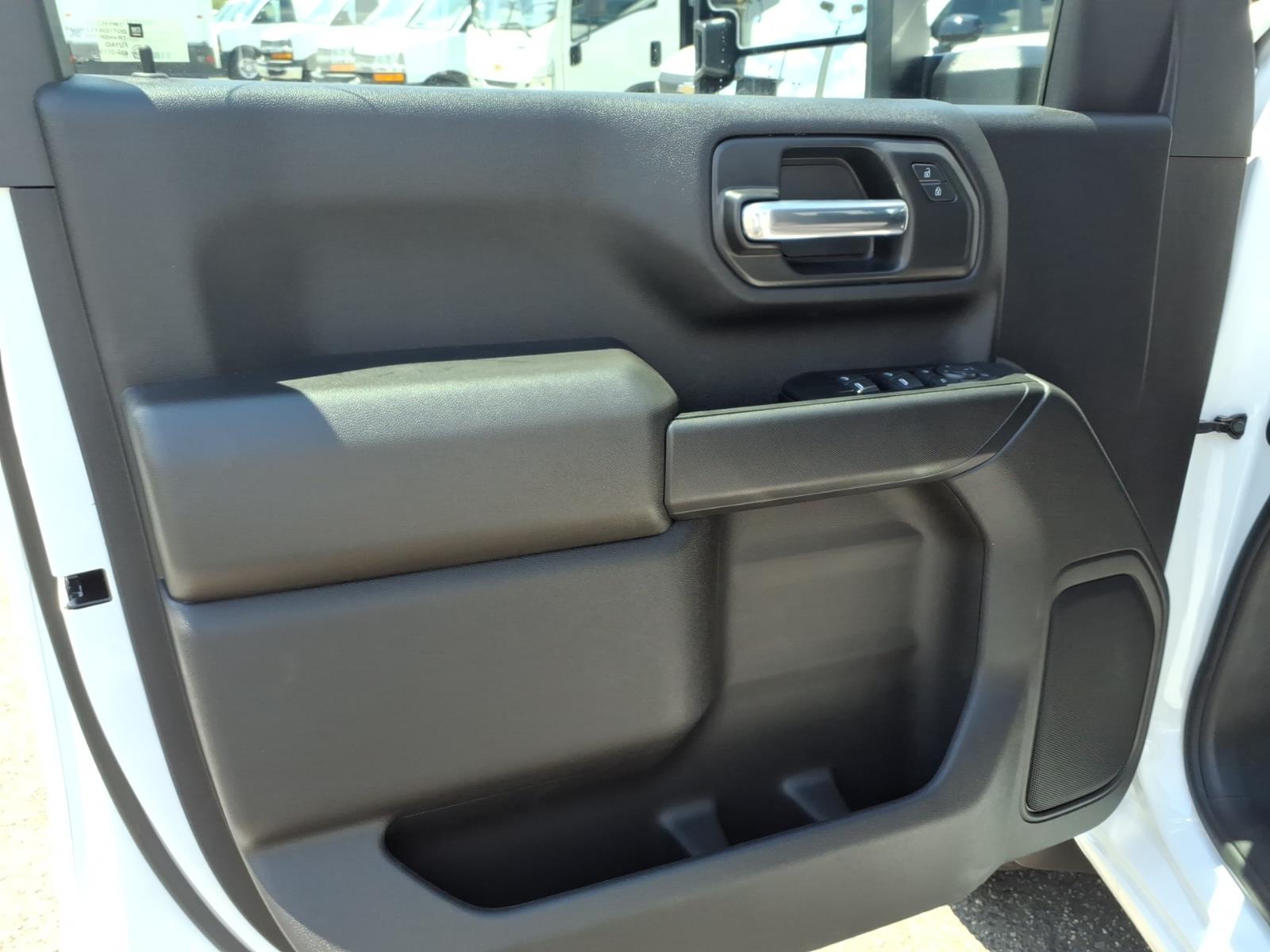 ChevroletSilverado 3500HD CC10