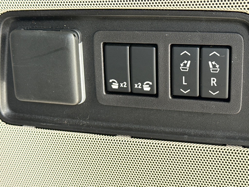 CadillacEscalade ESV10