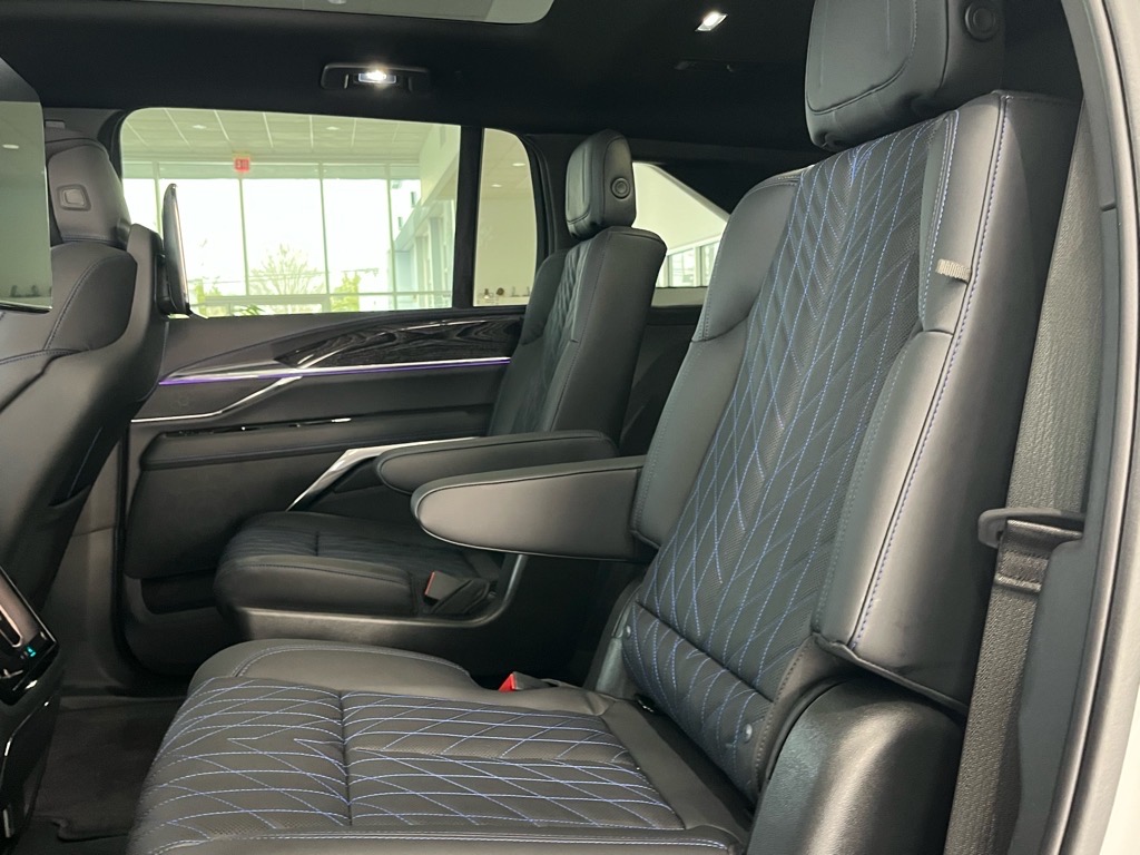 CadillacEscalade IQ10