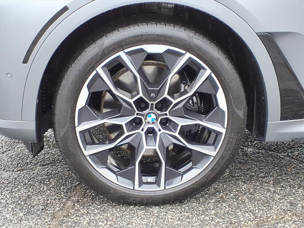 BMWX710